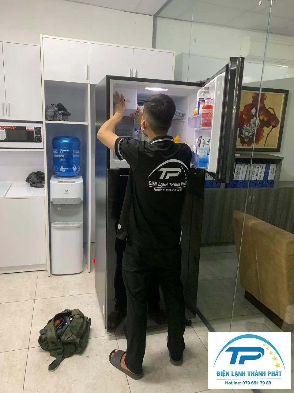 Báo giá sửa tủ lạnh bị rò rỉ môi chất lạnh tại Điện Máy Ánh Ngân.