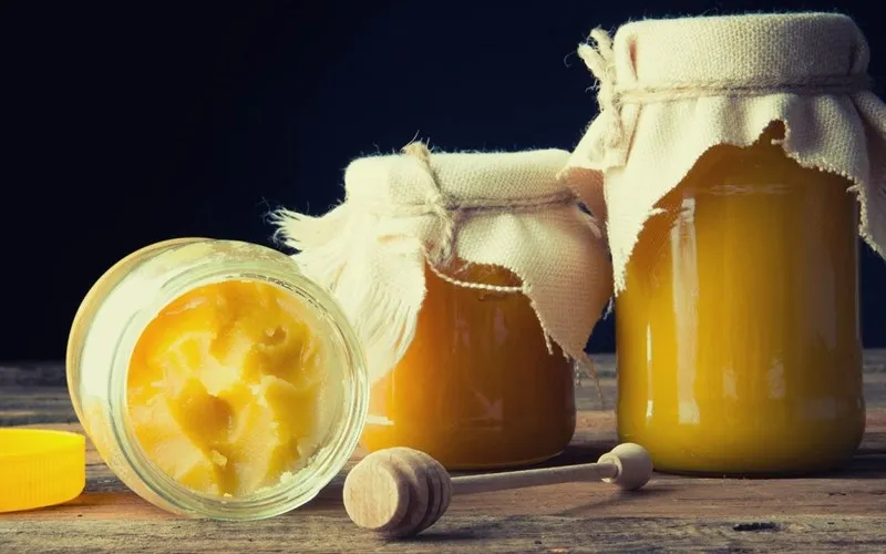 Mật ong thật kết tinh tự nhiên khi bảo quản lạnh