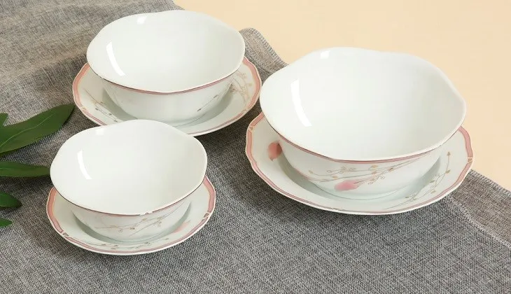 Bát gốm sứ Bát Tràng không viền vàng, an toàn cho lò vi sóng