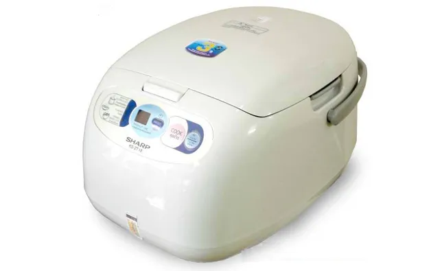 Nồi cơm điện Sharp KS-ZT18V 1.8 lít màu trắng, thiết kế hiện đại với nắp gài chắc chắn