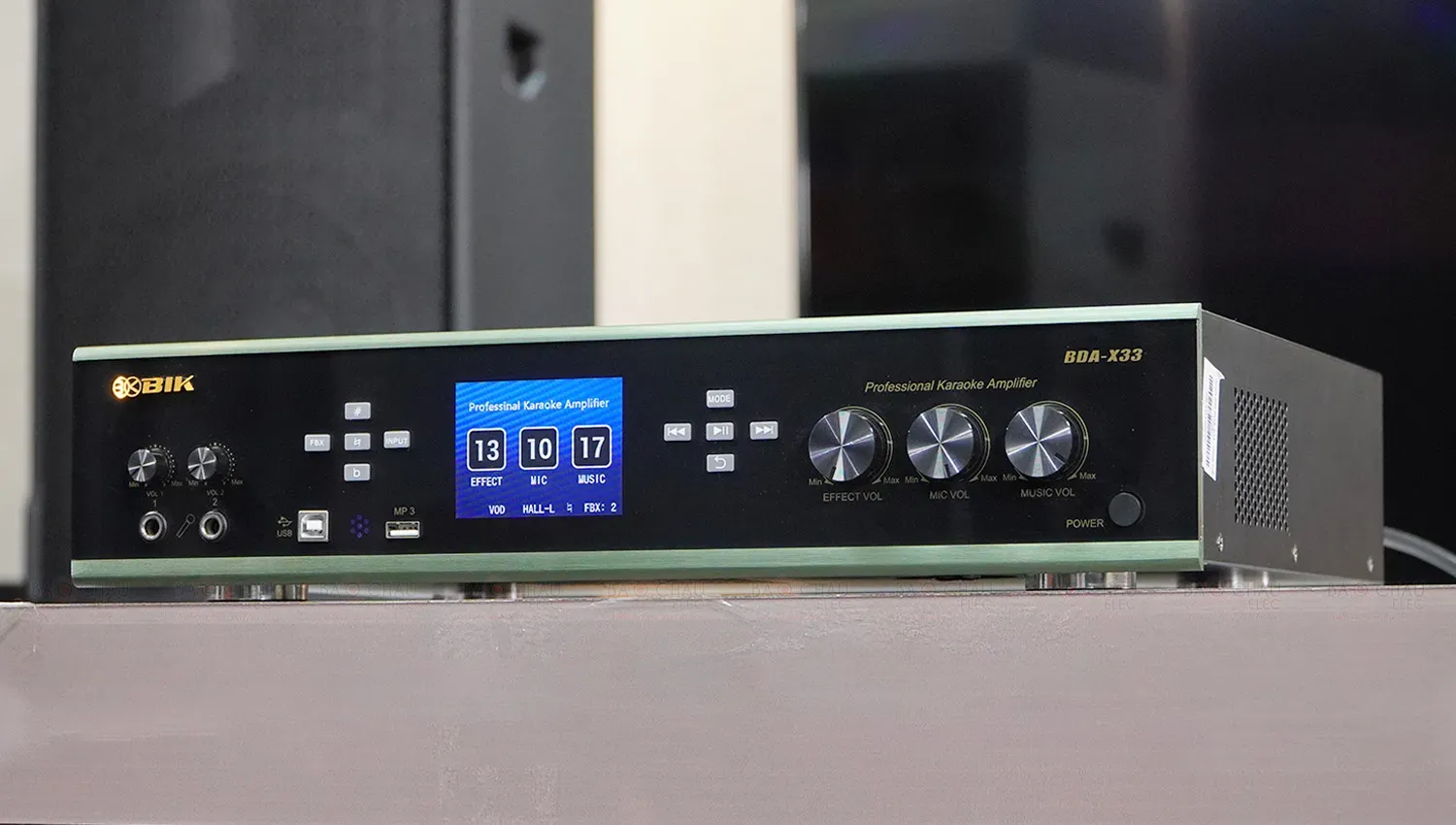 Amply tích hợp công nghệ mới nhất cho phép kết nối karaoke với tivi samsung dễ dàng