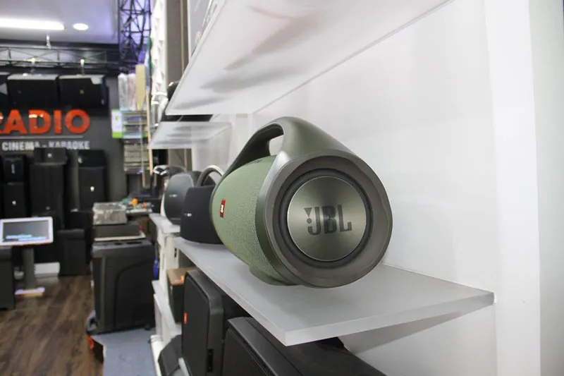 Thực tế loa JBL Boombox phiên bản màu xanh quân đội cực chất