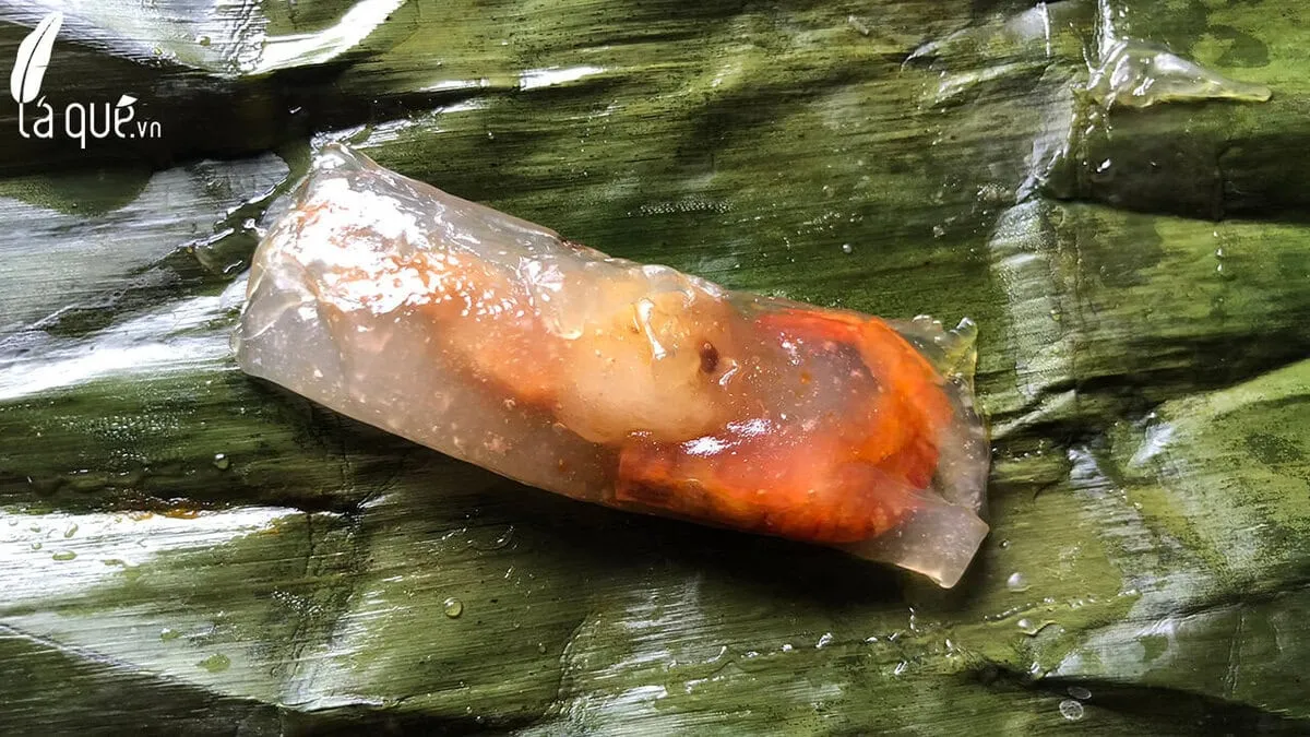 Bánh bột lọc trong suốt sau khi hấp bằng lò vi sóng