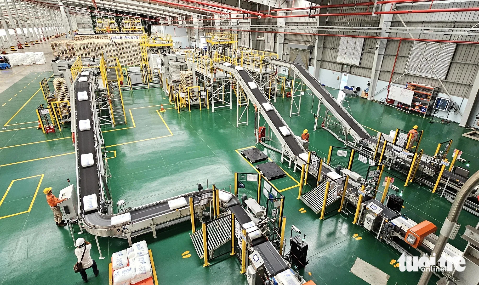 Người lao động tại nhà máy lọc dầu Long Sơn không bị ảnh hưởng