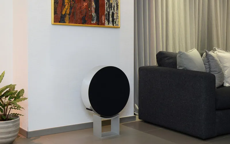 Loa Beosound Edge thiết kế dựa trên đồng xu 1 bảng Anh