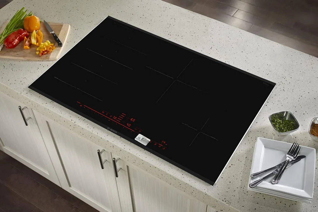Bếp từ 4 vùng nấu lắp âm Bosch PXE875DC1E với công nghệ FlexInduction