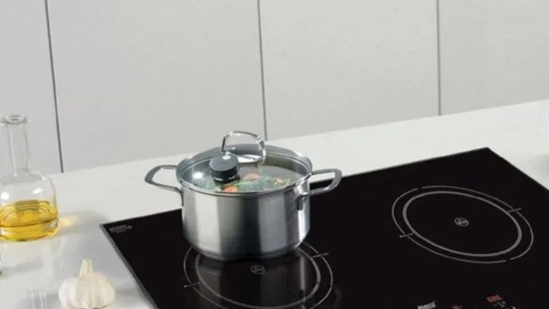 Vị trí đặt nồi đúng tâm giúp tránh lỗi không nhận nồi E0