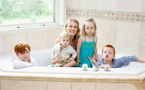 Lớp tráng men Titan bình nóng lạnh Ariston 50 lít ngang