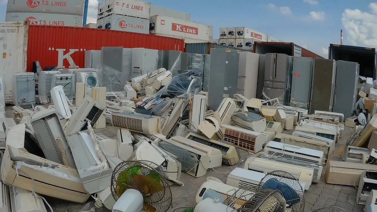 Điều hòa Nhật cũ được làm mới để đánh lừa người tiêu dùng.