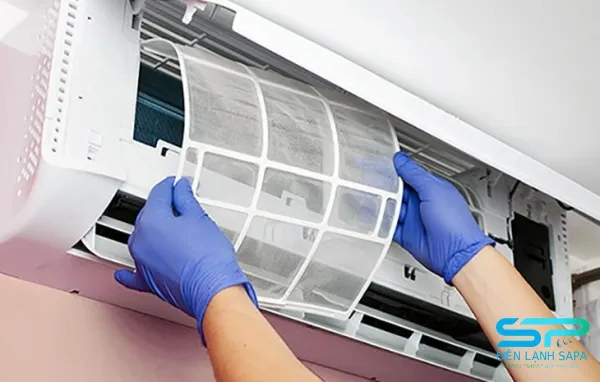 Vệ sinh dàn lạnh bằng máy bơm áp lực cao