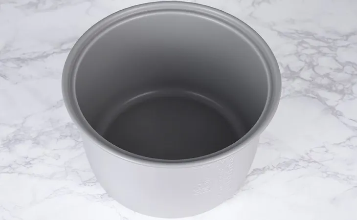 Liên hệ trung tâm bảo hành để mua lòng nồi cơm Sharp chính hãng