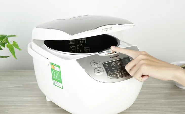 Nhấn nút Cook thường xuyên làm relay nhiệt của nồi cơm điện tử Panasonic 1.8 lít SR-CX188SRAM bị hỏng nhanh