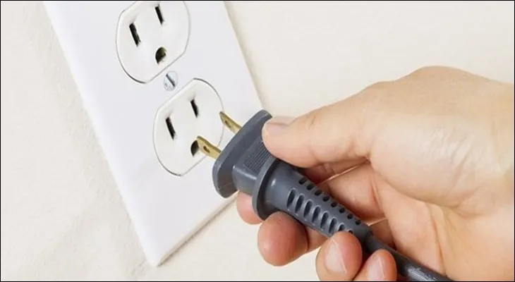 Rút nguồn và cuộn dây điện