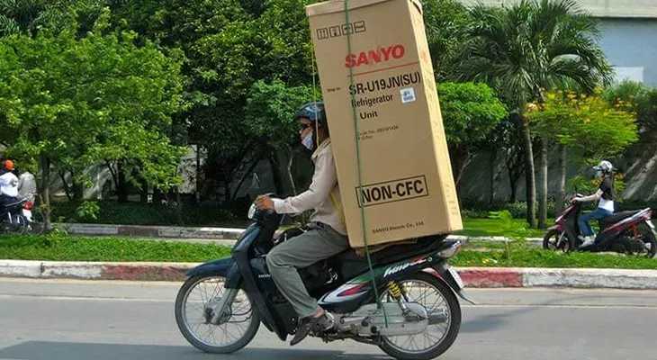 Vận chuyển bằng xe tải