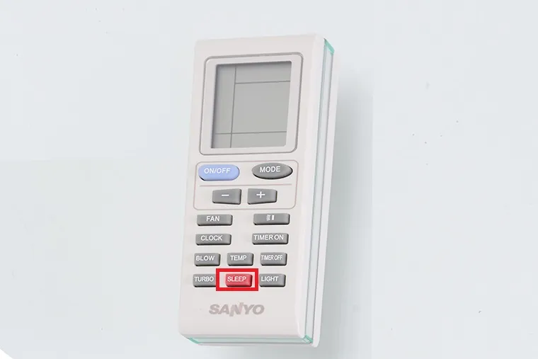 Tổng quan bảng điều khiển máy lạnh Sanyo với các phím chức năng cơ bản