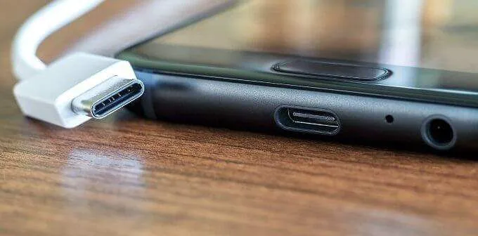 Kết nối điện thoại Samsung với tivi qua cổng USB