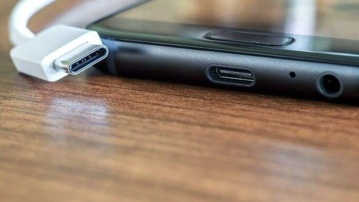 Cách kết nối điện thoại với Tivi thông qua dây cáp USB