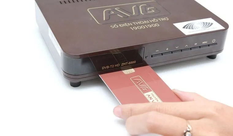 Cắm thẻ giải mã vào đầu thu