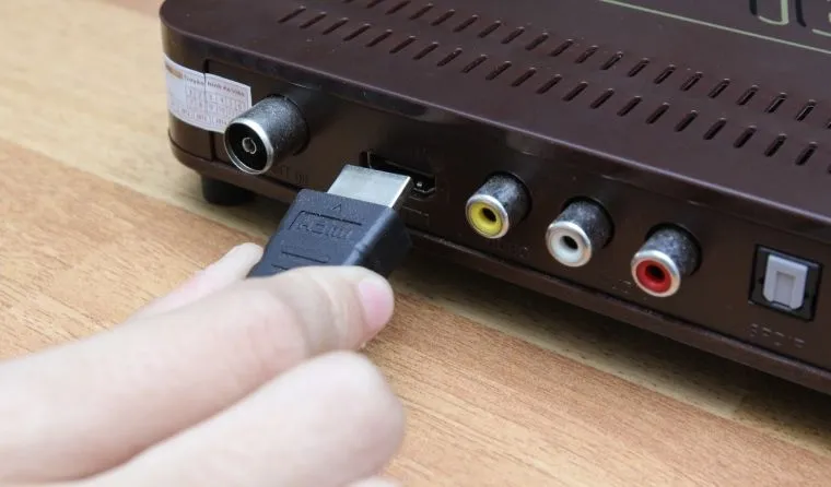 Cắm dây HDMI vào đầu thu