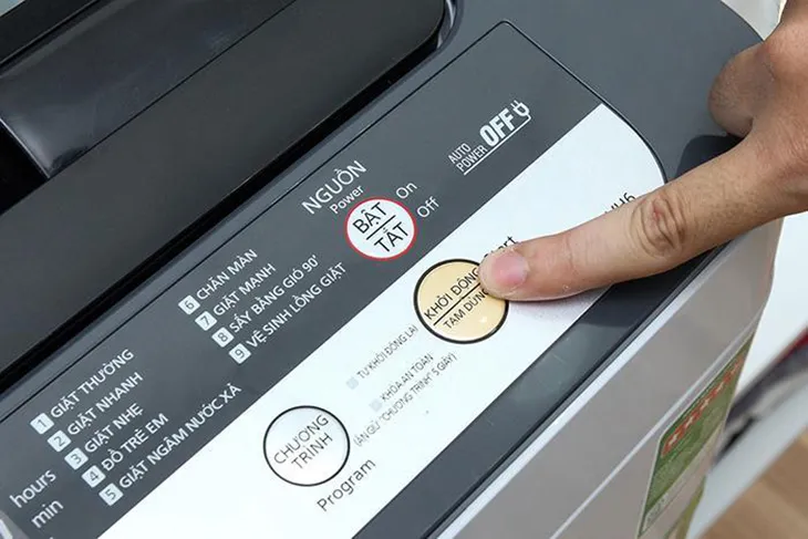 Sau khi vệ sinh cần khởi động lại để kiểm tra thử mức độ hư hỏng của máy giặt