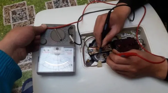 Rơ le nhiệt bình nóng lạnh