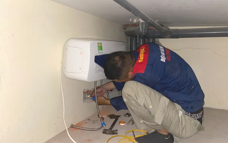 Bình nóng lạnh Ariston 20 lít với lớp men Titanium chống ăn mòn