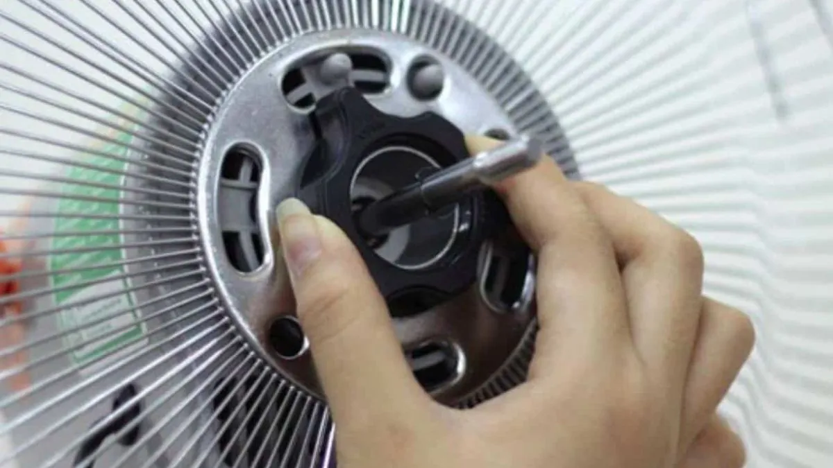 Kiểm tra ổ trục bạc thau khi quạt điện phát tiếng kêu to