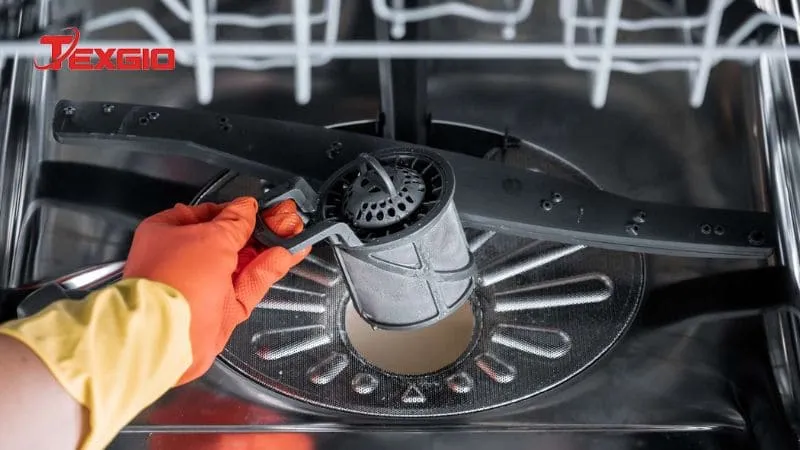 Cách tháo và vệ sinh bộ lọc rác máy rửa bát