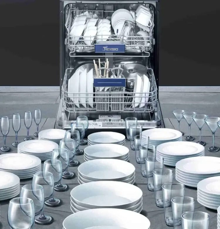 Xếp chén bát tô đĩa theo quy chuẩn