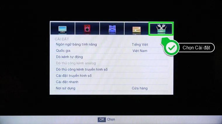 Lựa chọn mục cài đặt trong danh sách menu để tiếp tục quy trình thiết lập kênh truyền hình
