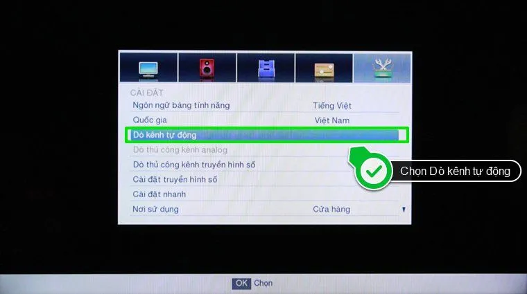 Kích hoạt chế độ dò kênh tự động để hệ thống tự tìm kiếm các tần số phát sóng khả dụng