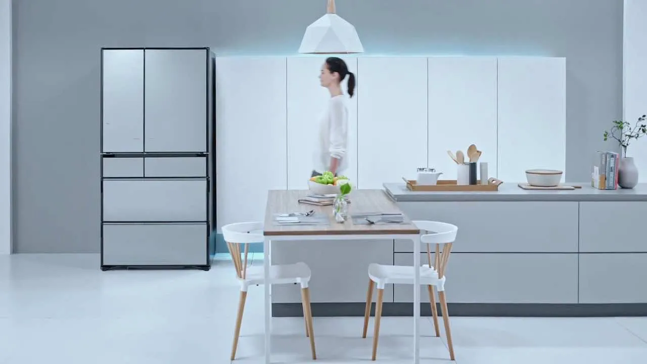 Các dòng tủ lạnh Hitachi nội địa Nhật mới trưng bày tại showroom