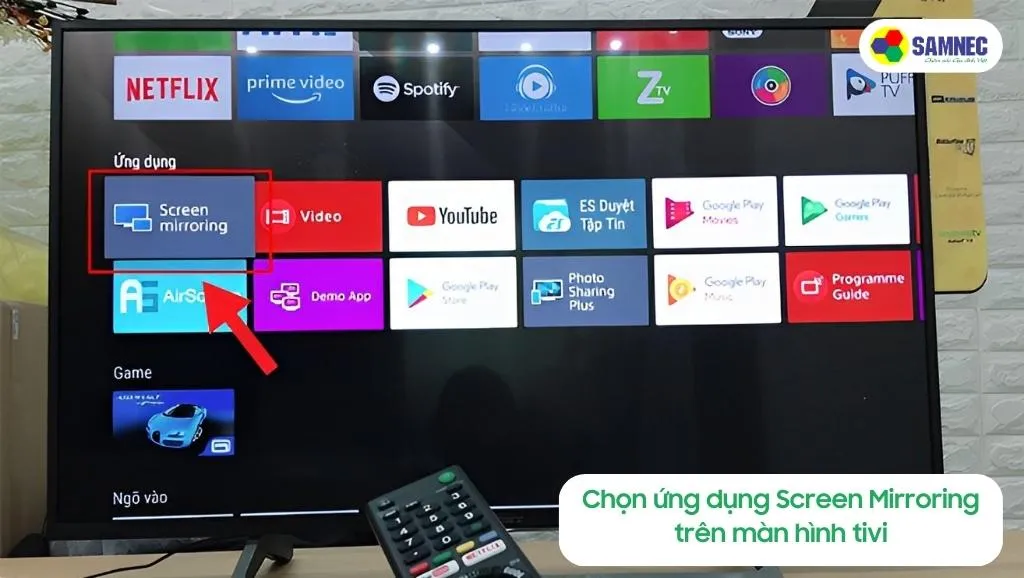 Chọn ứng dụng Screen Mirroring trên màn hình tivi