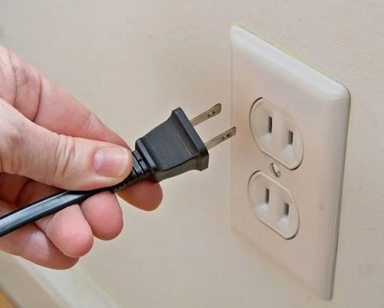 Tivi đang xem tự nhiên tắt do nguồn điện chập chờn