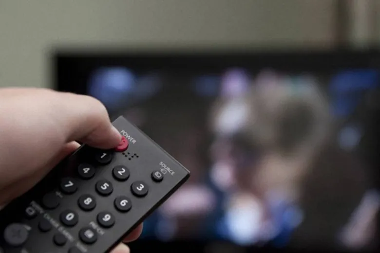 Tivi đang xem tự nhiên tắt do thói quen sử dụng