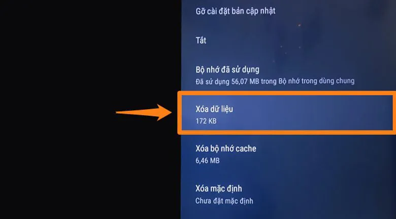 Chọn Xóa dữ liệu để hoàn thành các bước sửa lỗi tivi Sony không xem được Youtube