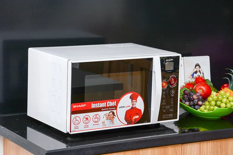 Cách làm thịt heo quay bằng lò vi sóng cần dùng công cụ gì?