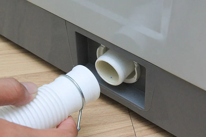 Ống xả nước bị tắc nghẽn dẫn đến máy giặt không xả nước