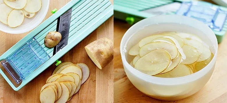 Lát khoai tây mỏng để làm chips bằng lò vi sóng