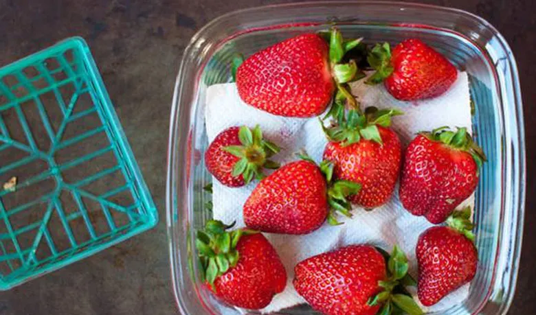 Cách bảo quản dâu tây trong tủ lạnh bước 3