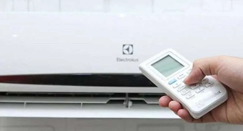 Màn hình điều khiển Electrolux hiển thị mã lỗi P0 kèm đèn LED nhấp nháy