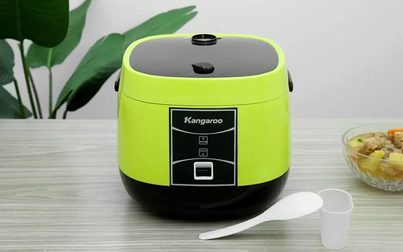 Nồi cơm điện Kangaroo KG22R1 công suất lớn 900W cho gia đình đông người