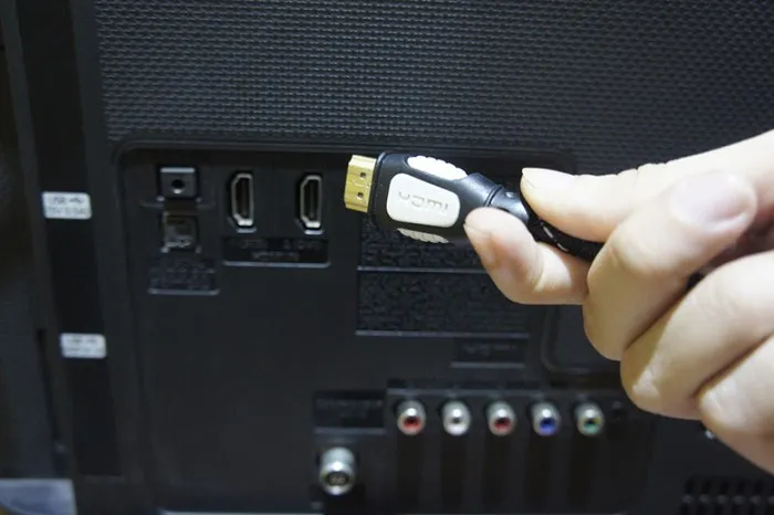 Bạn kiểm tra phần dây kết nối và gắn chặt lại để khắc phục lỗi này