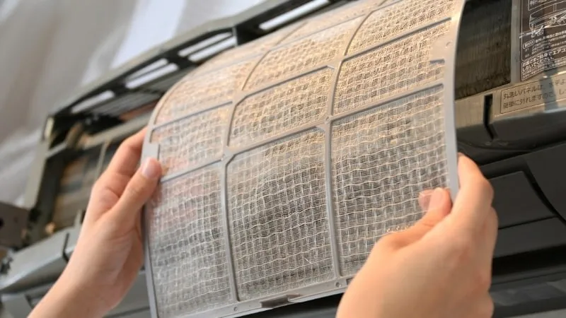 Lưới lọc bụi bám bẩn làm giảm lưu lượng gió và hiệu suất làm lạnh