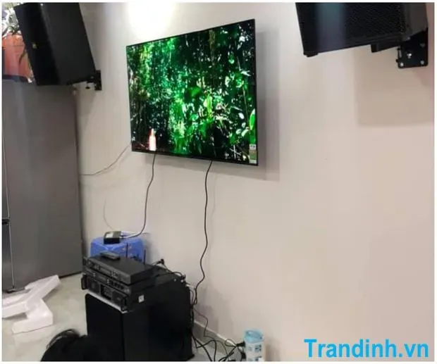Đánh giá về giá thành của OLED tivi Sony và LG, nên chọn dòng nào