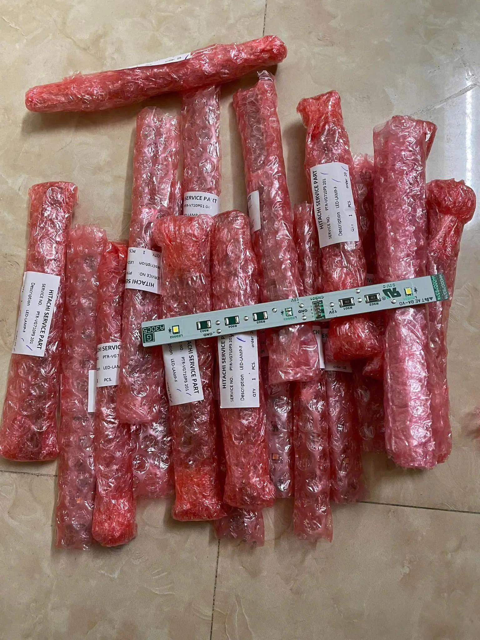 Thay thế module đèn LED cho tủ lạnh Hitachi Side by Side cao cấp