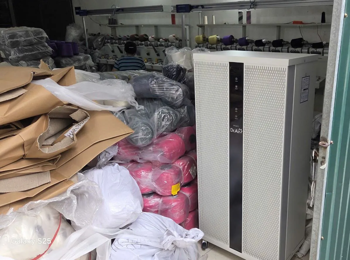 Cạnh bên máy lọc không khí công nghiệp