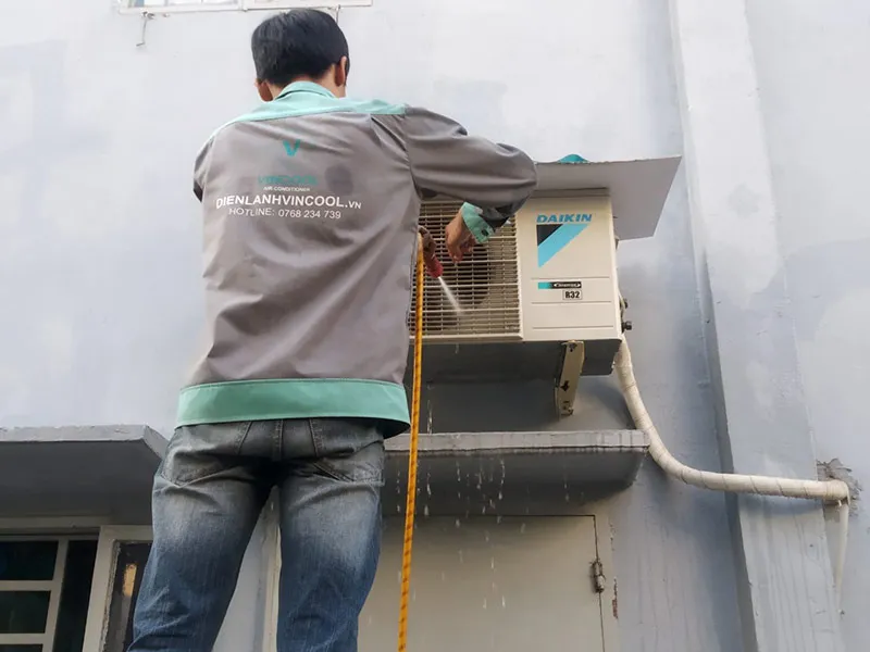 Kiểm tra máy lạnh định kỳ