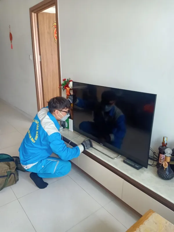 Dịch vụ sửa tivi TCL tại nhà - Điện Máy Xanh Services