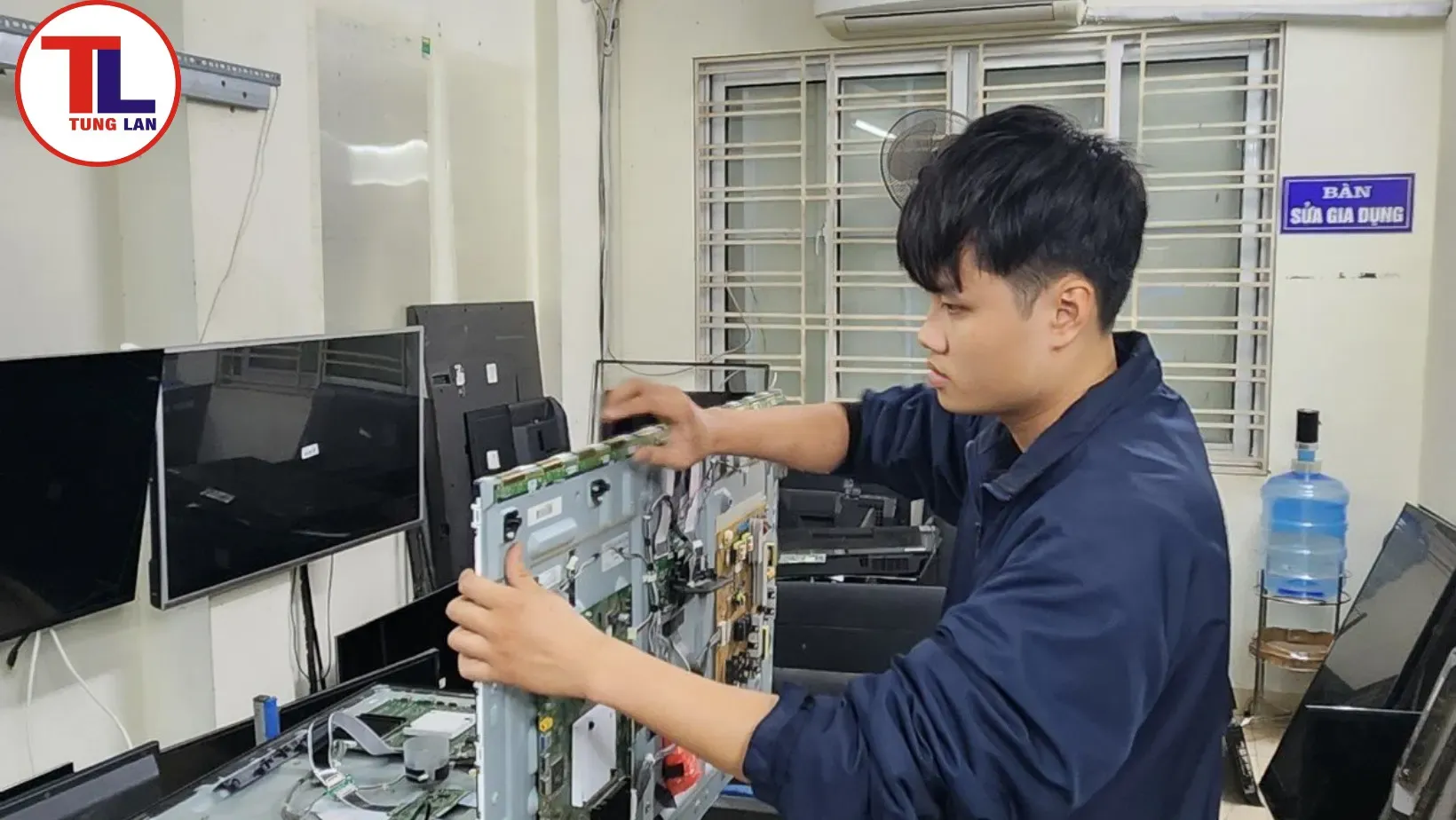 Sửa chữa tivi Samsung bị mờ màn hình ngay tại nhà để khôi phục trải nghiệm hình ảnh tốt nhất